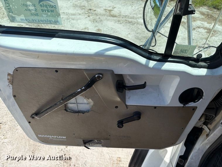 image for item DV7332 2004 Sterling Truck L9500 Series vacuum truck