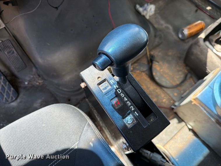 image for item DV7332 2004 Sterling Truck L9500 Series vacuum truck