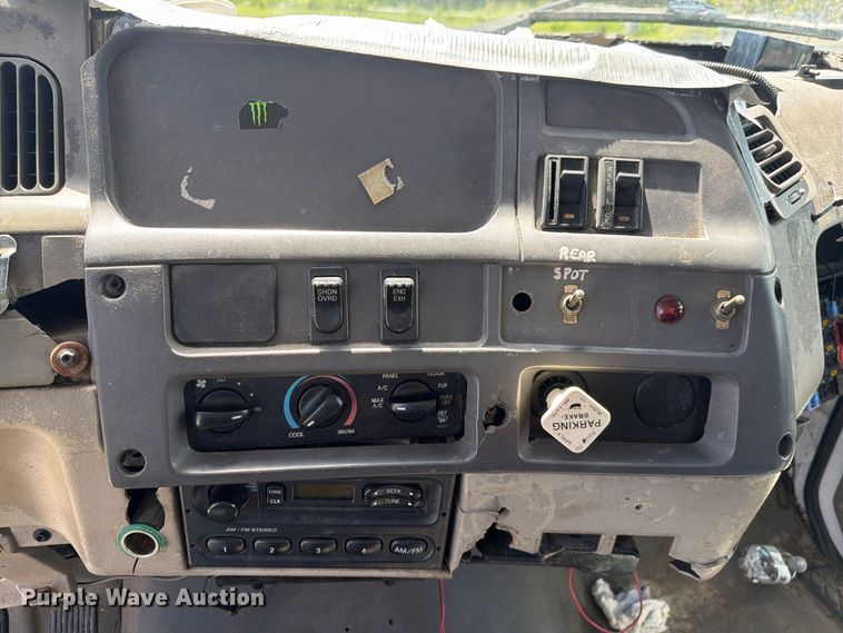 image for item DV7332 2004 Sterling Truck L9500 Series vacuum truck