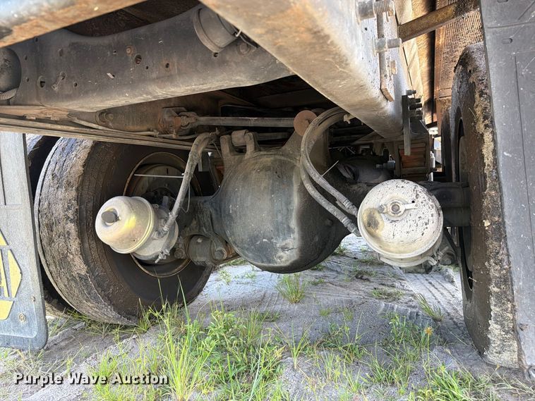 image for item DV7332 2004 Sterling Truck L9500 Series vacuum truck