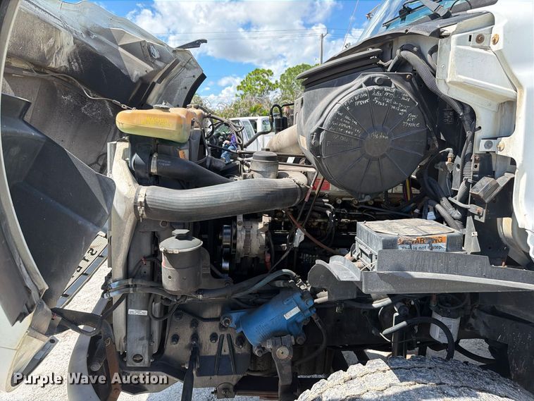 image for item DV7332 2004 Sterling Truck L9500 Series vacuum truck