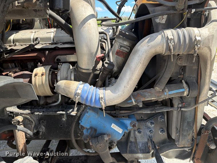 image for item DV7332 2004 Sterling Truck L9500 Series vacuum truck