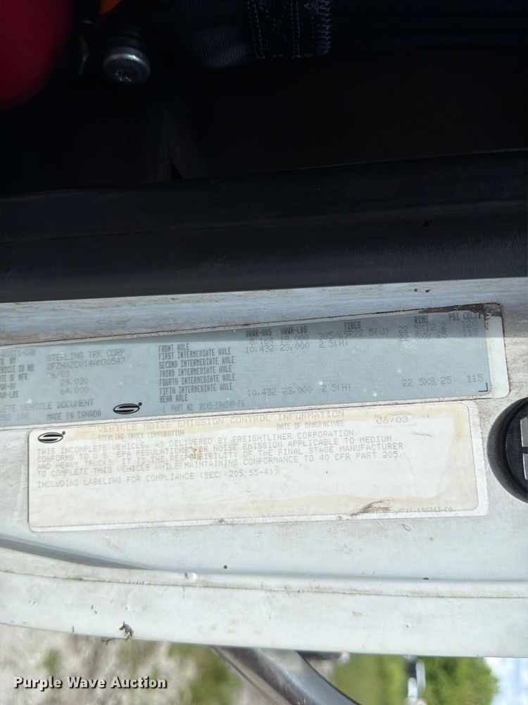 image for item DV7332 2004 Sterling Truck L9500 Series vacuum truck