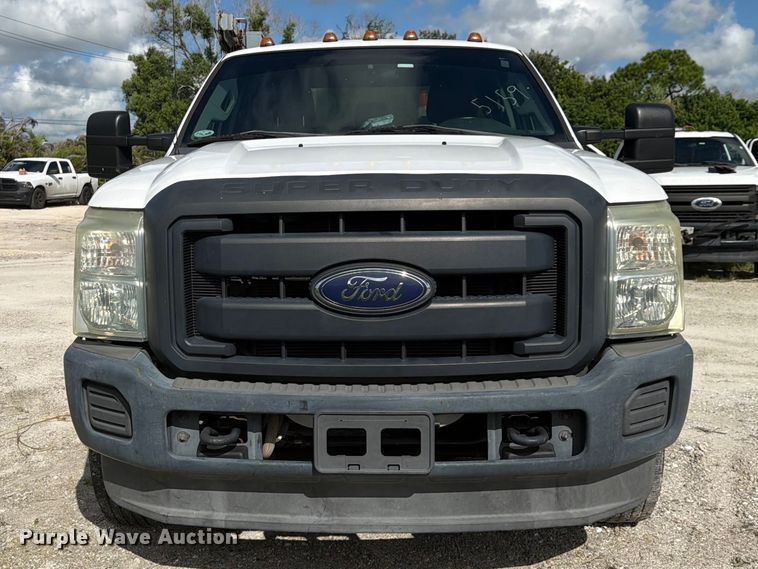 image for item DV7333 2015 Ford F350 Super Duty Ext. Cab utility bed pickup truck