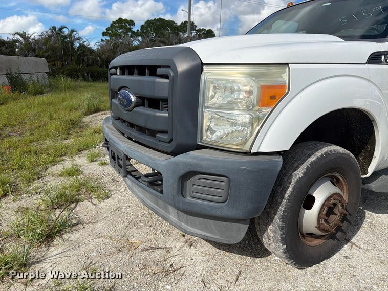 image for item DV7333 2015 Ford F350 Super Duty Ext. Cab utility bed pickup truck