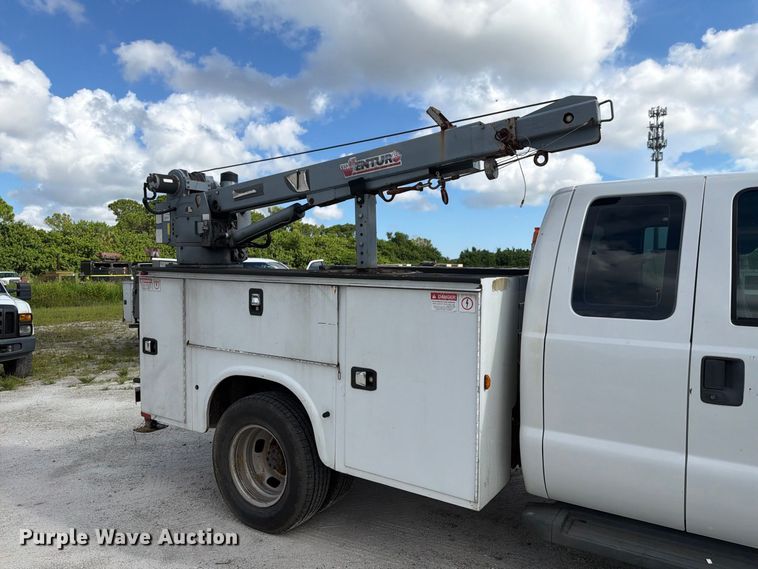 image for item DV7333 2015 Ford F350 Super Duty Ext. Cab utility bed pickup truck