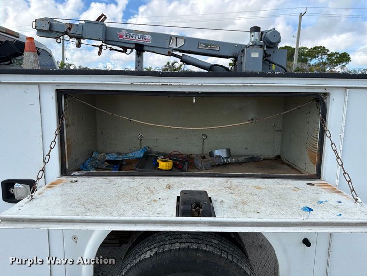 image for item DV7333 2015 Ford F350 Super Duty Ext. Cab utility bed pickup truck