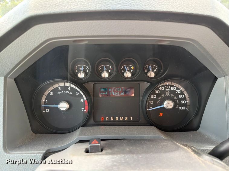 image for item DV7333 2015 Ford F350 Super Duty Ext. Cab utility bed pickup truck
