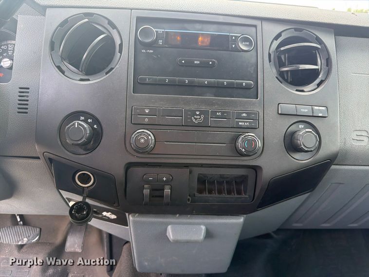 image for item DV7333 2015 Ford F350 Super Duty Ext. Cab utility bed pickup truck