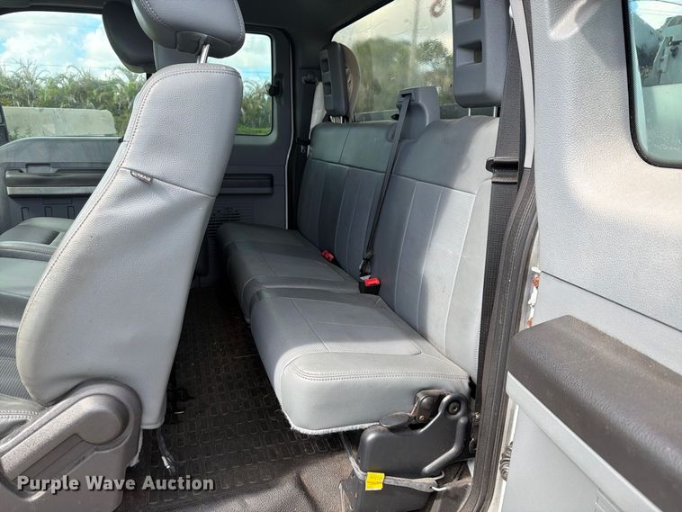 image for item DV7333 2015 Ford F350 Super Duty Ext. Cab utility bed pickup truck