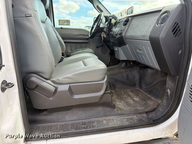 image for item DV7333 2015 Ford F350 Super Duty Ext. Cab utility bed pickup truck