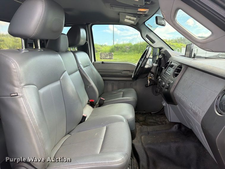 image for item DV7333 2015 Ford F350 Super Duty Ext. Cab utility bed pickup truck