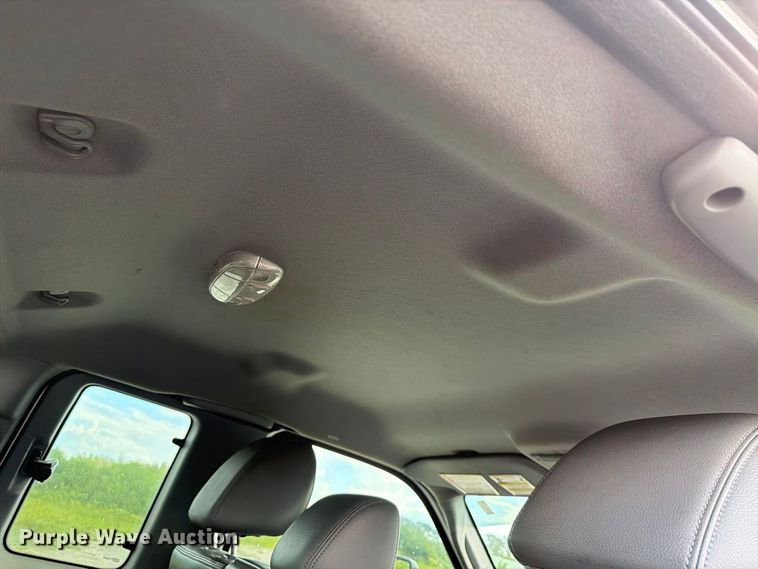 image for item DV7333 2015 Ford F350 Super Duty Ext. Cab utility bed pickup truck