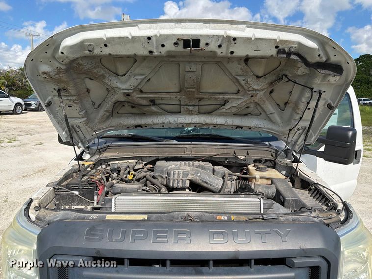 image for item DV7333 2015 Ford F350 Super Duty Ext. Cab utility bed pickup truck
