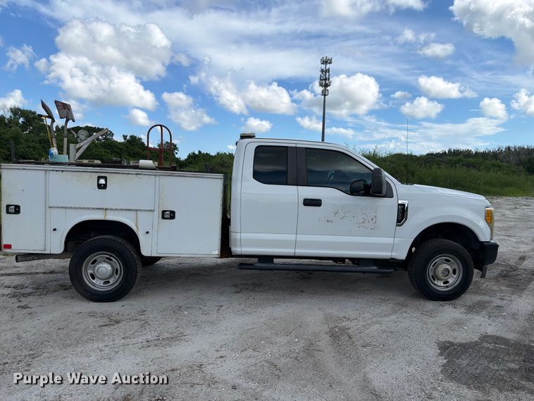 image for item DV7334 2017 Ford F250 Super Duty Ext. Cab utility bed pickup truck