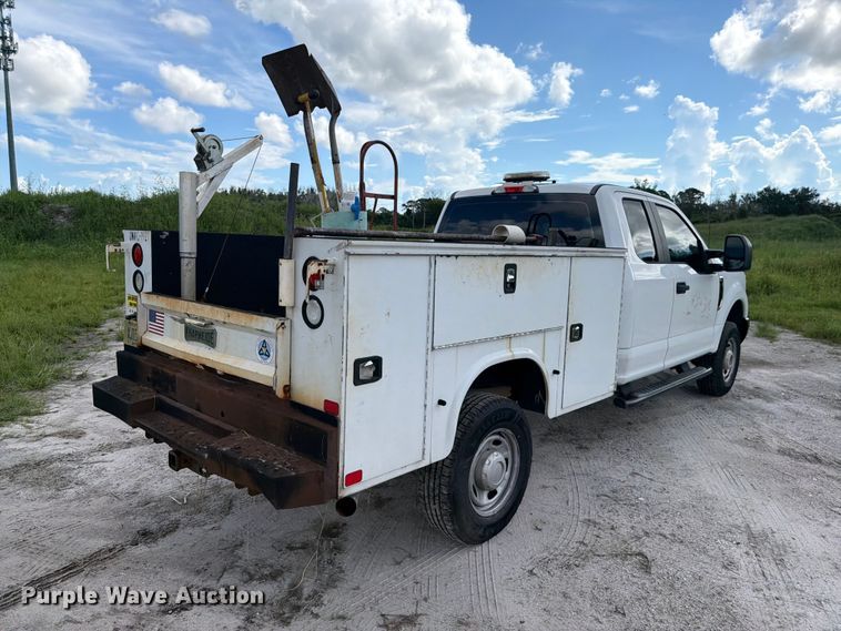 image for item DV7334 2017 Ford F250 Super Duty Ext. Cab utility bed pickup truck