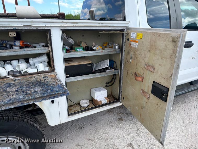 image for item DV7334 2017 Ford F250 Super Duty Ext. Cab utility bed pickup truck