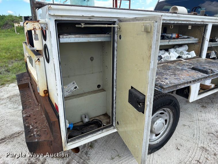 image for item DV7334 2017 Ford F250 Super Duty Ext. Cab utility bed pickup truck
