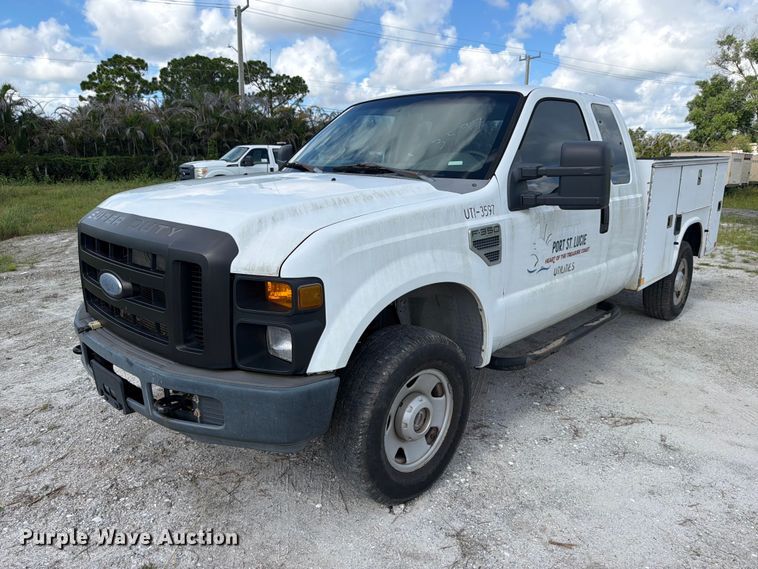 2008 Ford F350 Super Duty Ext. Cab utility bed pickup truck