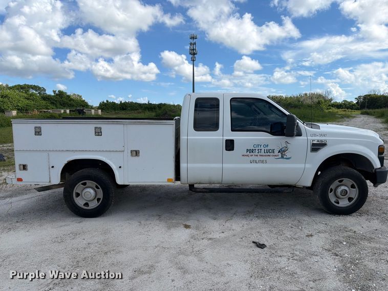image for item DV7336 2008 Ford F350 Super Duty Ext. Cab utility bed pickup truck