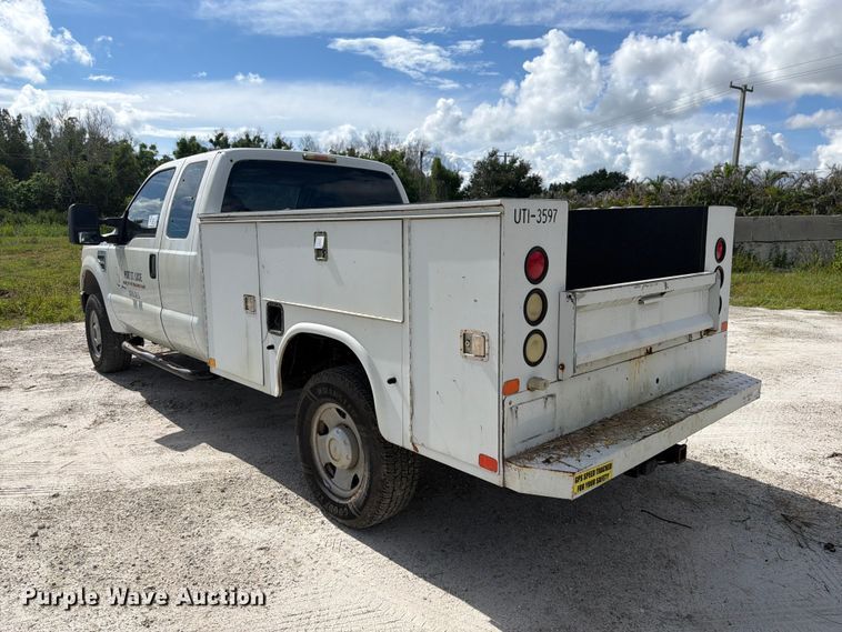 image for item DV7336 2008 Ford F350 Super Duty Ext. Cab utility bed pickup truck