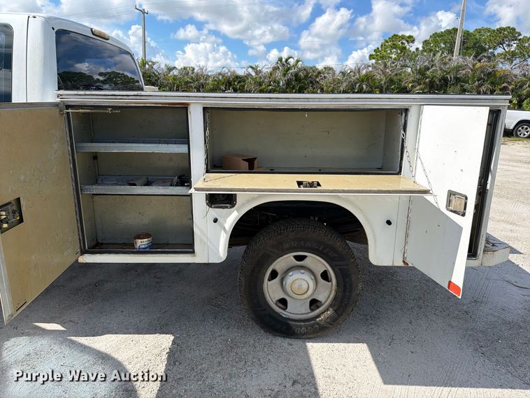 image for item DV7336 2008 Ford F350 Super Duty Ext. Cab utility bed pickup truck