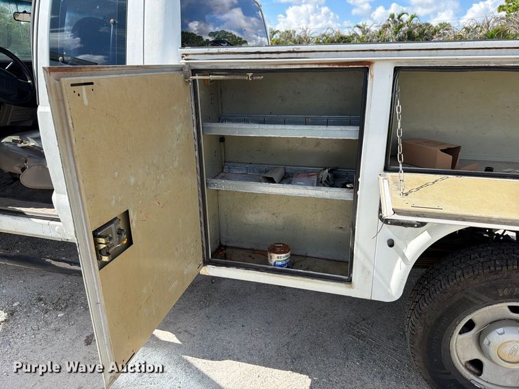 image for item DV7336 2008 Ford F350 Super Duty Ext. Cab utility bed pickup truck
