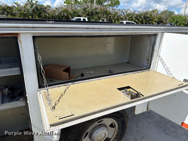 image for item DV7336 2008 Ford F350 Super Duty Ext. Cab utility bed pickup truck