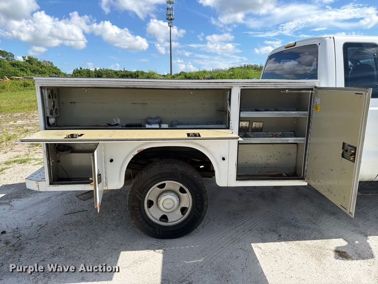 image for item DV7336 2008 Ford F350 Super Duty Ext. Cab utility bed pickup truck