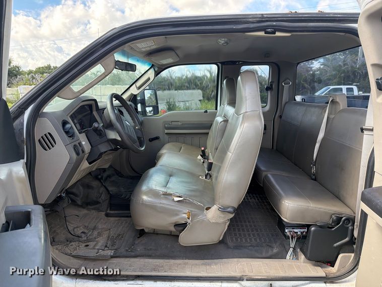 image for item DV7336 2008 Ford F350 Super Duty Ext. Cab utility bed pickup truck