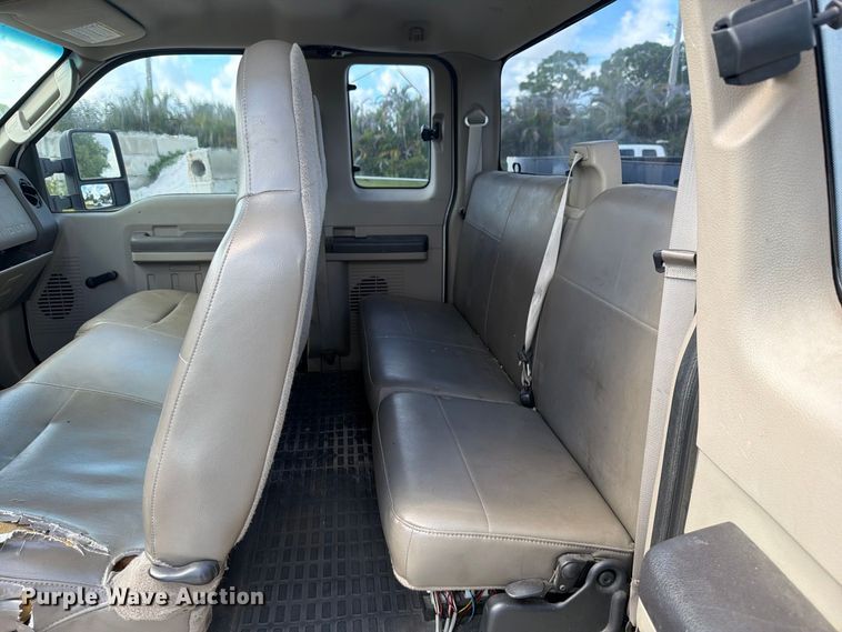 image for item DV7336 2008 Ford F350 Super Duty Ext. Cab utility bed pickup truck