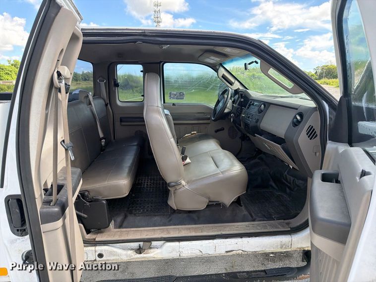 image for item DV7336 2008 Ford F350 Super Duty Ext. Cab utility bed pickup truck
