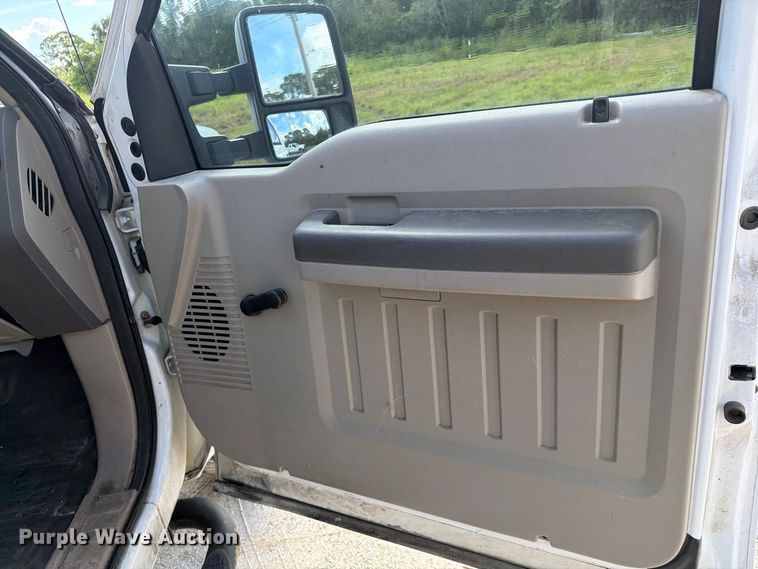 image for item DV7336 2008 Ford F350 Super Duty Ext. Cab utility bed pickup truck