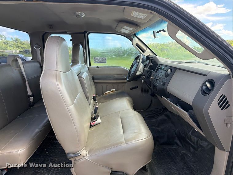 image for item DV7336 2008 Ford F350 Super Duty Ext. Cab utility bed pickup truck