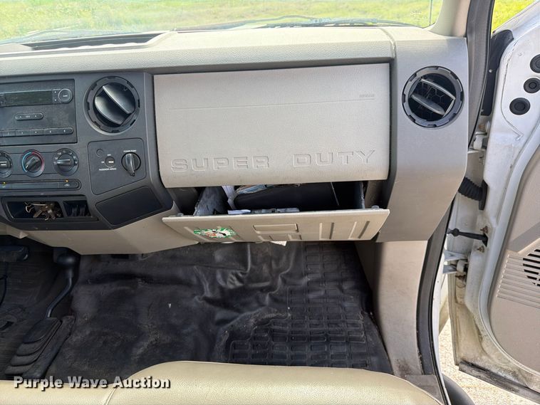 image for item DV7336 2008 Ford F350 Super Duty Ext. Cab utility bed pickup truck