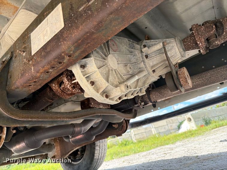 image for item DV7336 2008 Ford F350 Super Duty Ext. Cab utility bed pickup truck