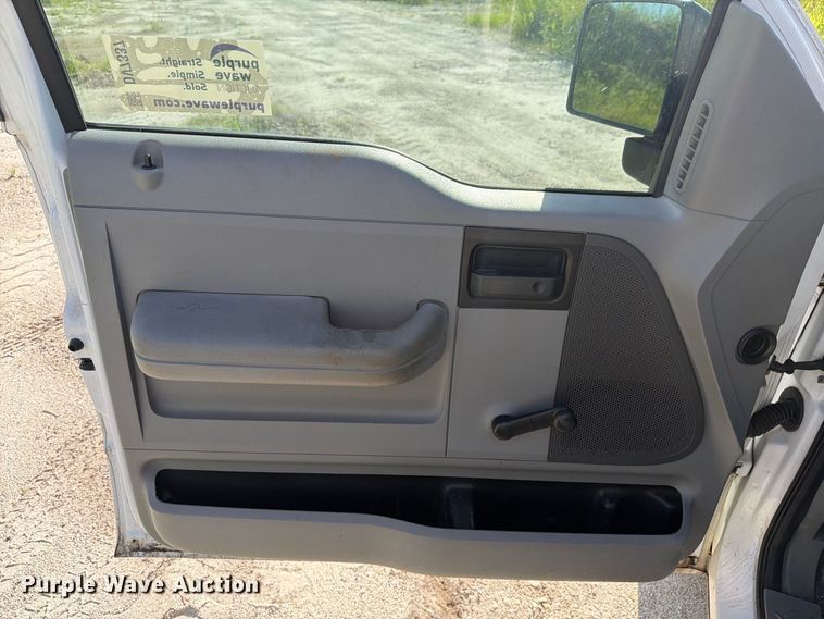 image for item DV7337 2005 Ford F150 Ext. Cab pickup truck