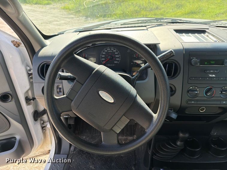 image for item DV7337 2005 Ford F150 Ext. Cab pickup truck