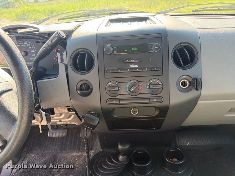 image for item DV7337 2005 Ford F150 Ext. Cab pickup truck