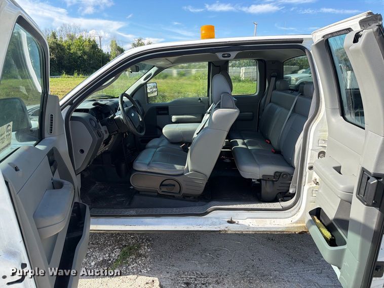 image for item DV7337 2005 Ford F150 Ext. Cab pickup truck