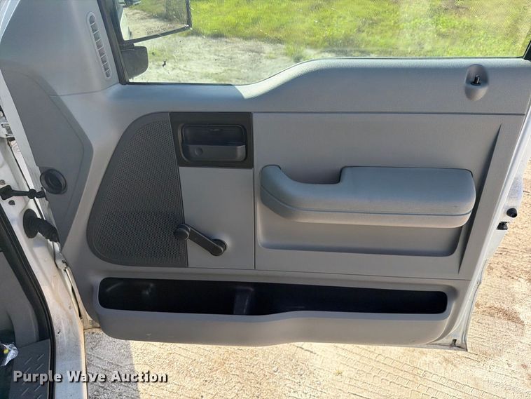 image for item DV7337 2005 Ford F150 Ext. Cab pickup truck