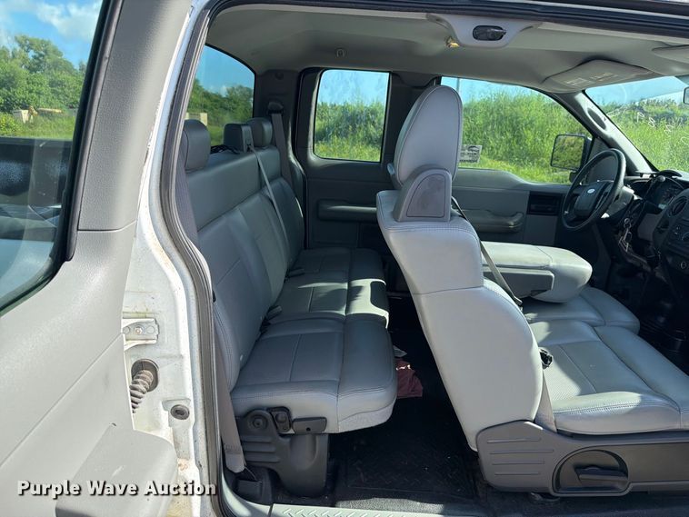 image for item DV7337 2005 Ford F150 Ext. Cab pickup truck