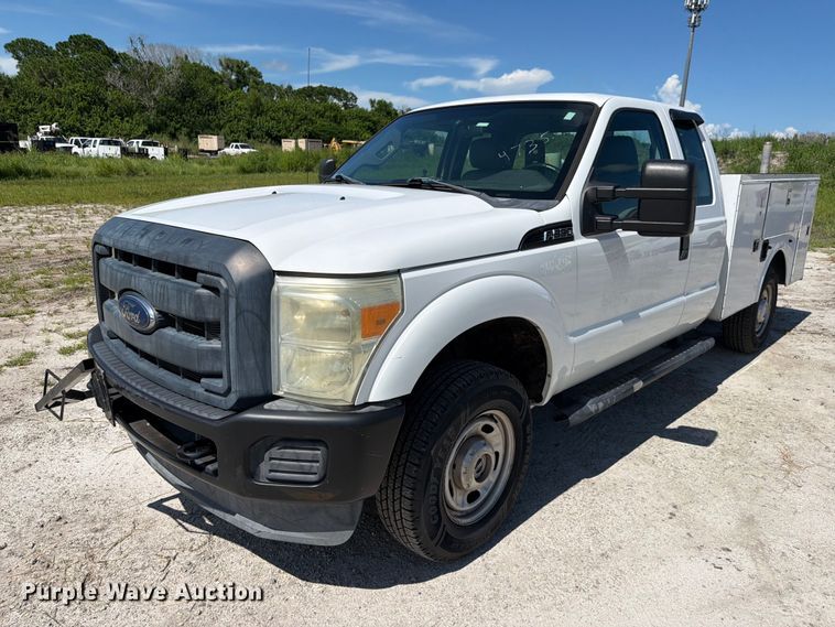 2015 Ford F250 Super Duty Ext. Cab utility bed pickup truck