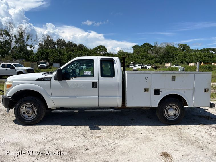 image for item DV7338 2015 Ford F250 Super Duty Ext. Cab utility bed pickup truck