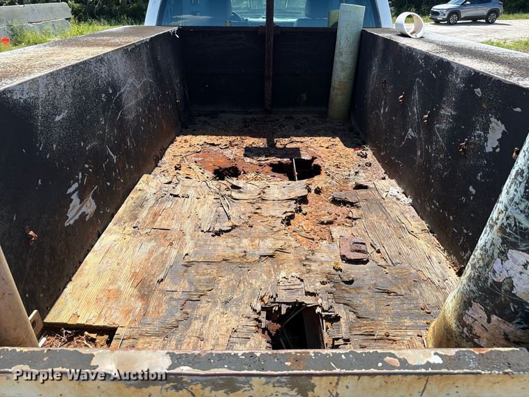 image for item DV7338 2015 Ford F250 Super Duty Ext. Cab utility bed pickup truck