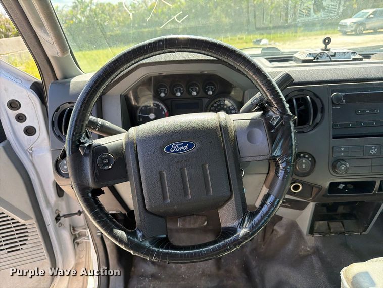image for item DV7338 2015 Ford F250 Super Duty Ext. Cab utility bed pickup truck