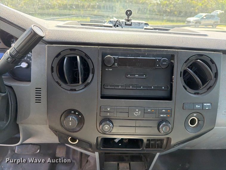 image for item DV7338 2015 Ford F250 Super Duty Ext. Cab utility bed pickup truck