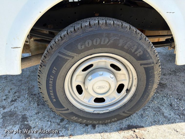 image for item DV7338 2015 Ford F250 Super Duty Ext. Cab utility bed pickup truck