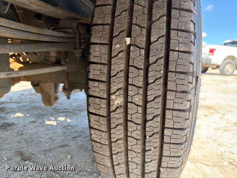 image for item DV7338 2015 Ford F250 Super Duty Ext. Cab utility bed pickup truck
