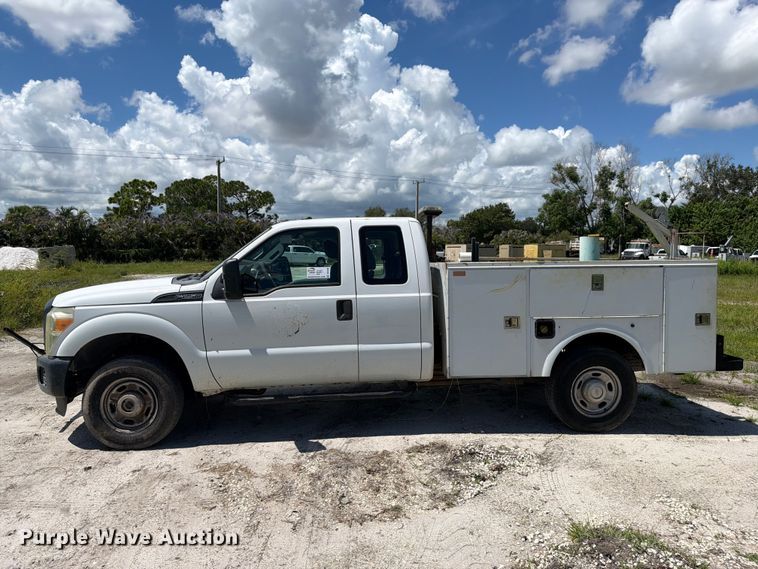 image for item DV7339 2015 Ford F250 Super Duty Ext. Cab utility bed pickup truck